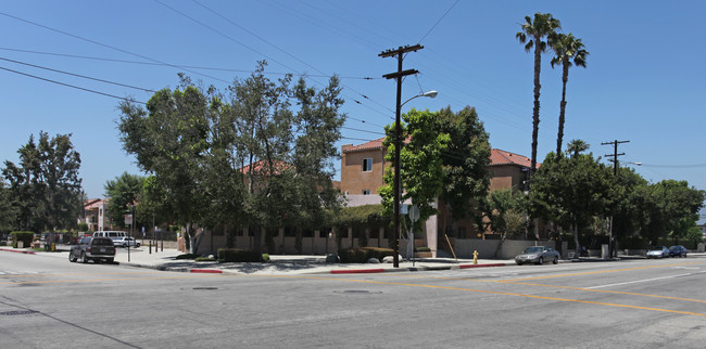 100 4111 Tyler Avenue in El Monte, CA - Foto de edificio - Building Photo