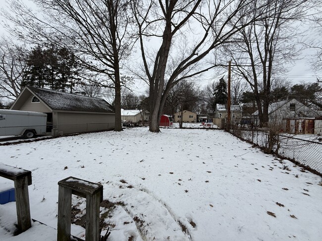 13441 Harold Ave in Warren, MI - Building Photo - Building Photo