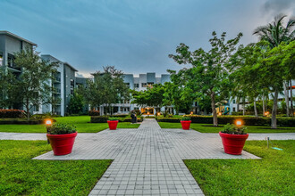 Congress Grove in Delray Beach, FL - Building Photo - Building Photo