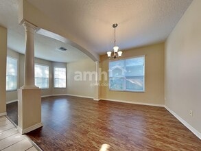 1727 Lakelet Loop in Oviedo, FL - Foto de edificio - Building Photo