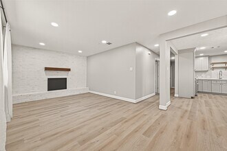 1611 Drexel Dr in Katy, TX - Building Photo - Building Photo