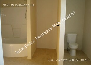 9690 W Idlewood Dr in Boise, ID - Building Photo - Building Photo