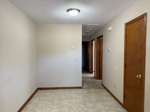 102 Pete Jones Dr in Richlands, NC - Building Photo - Building Photo