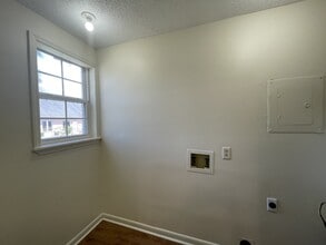 303 Pleasant St in Hinesville, GA - Building Photo - Building Photo