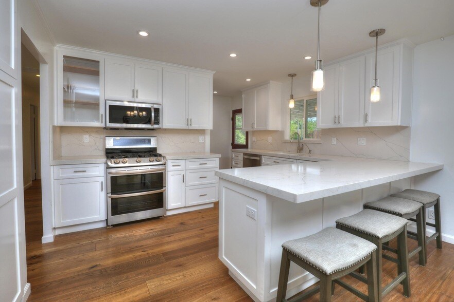 3994 Maricopa Dr in Santa Barbara, CA - Building Photo