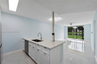 7900 NW 50th St in Lauderhill, FL - Building Photo - Building Photo