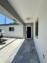 1543 SW 74th Ct in Miami, FL - Building Photo - Building Photo