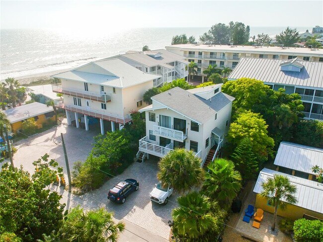 60 Beachcomber Ln in Englewood, FL - Building Photo - Building Photo