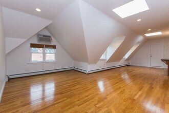 103 Sewall Ave, Unit 6 in Brookline, MA - Building Photo - Building Photo