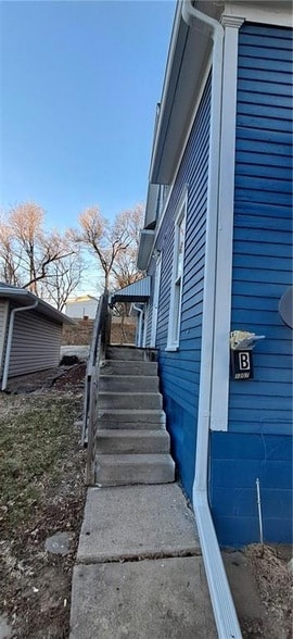 1207 5th Ave, Unit Apt B in St. Joseph, MO - Building Photo - Building Photo