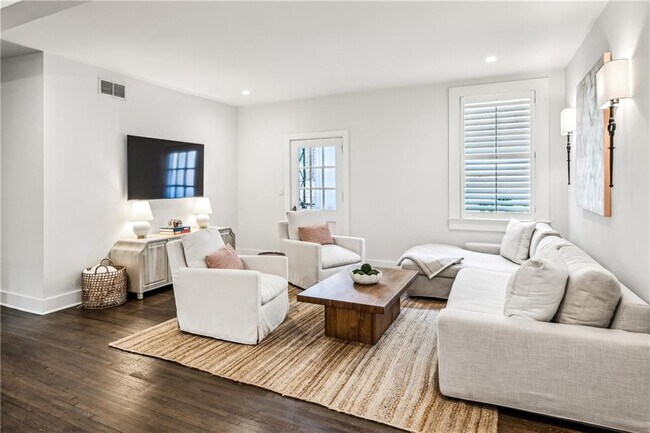 property at 68 Peachtree Memorial Dr NW