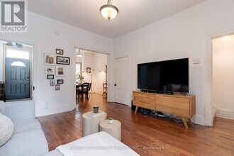 132 Ferguson Ave N in Hamilton, ON - Building Photo - Building Photo