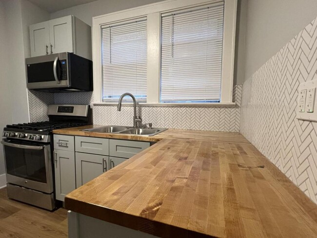 3222 W Grace St in Chicago, IL - Building Photo - Building Photo