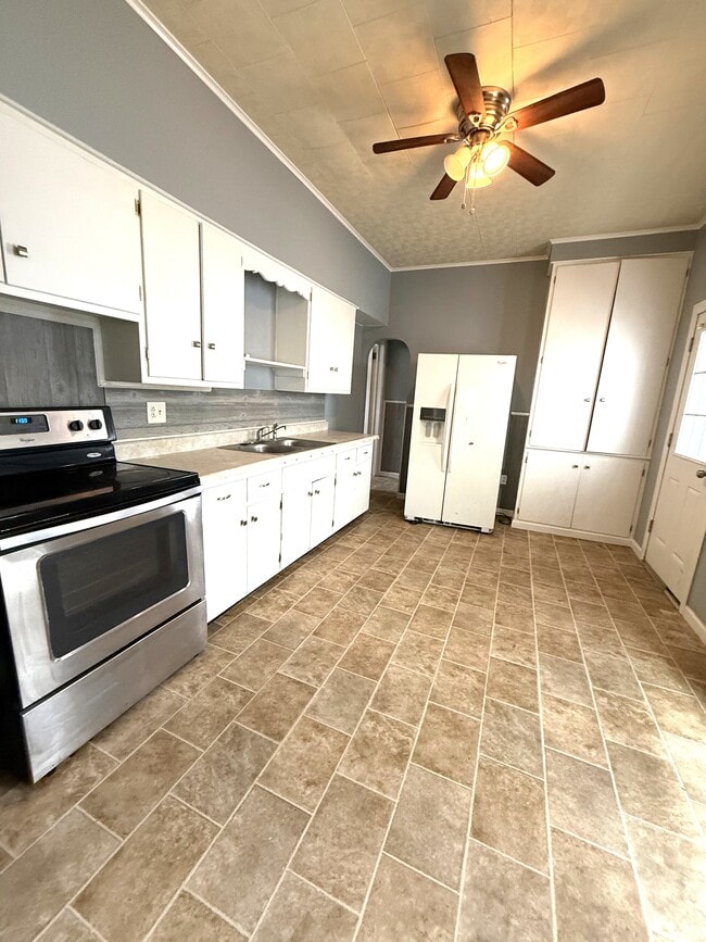 424 W 17th St, Unit 1