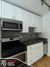 2424 N Kedzie Blvd, Unit 2420-109 in Chicago, IL - Building Photo - Building Photo