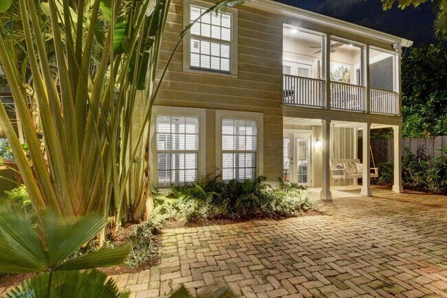 237 Dyer Rd in West Palm Beach, FL - Building Photo - Building Photo