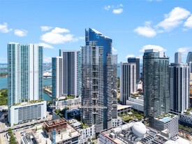 951 NE 1st Ave, Unit 111 in Miami, FL - Building Photo