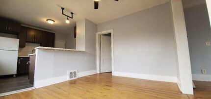 351 Edgewood Pl, Unit Apt 2 in Ferndale, MI - Building Photo - Building Photo