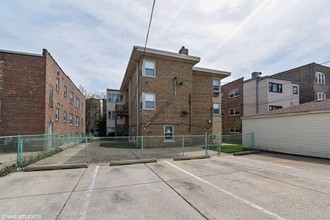 6044 N Mozart St in Chicago, IL - Building Photo - Building Photo