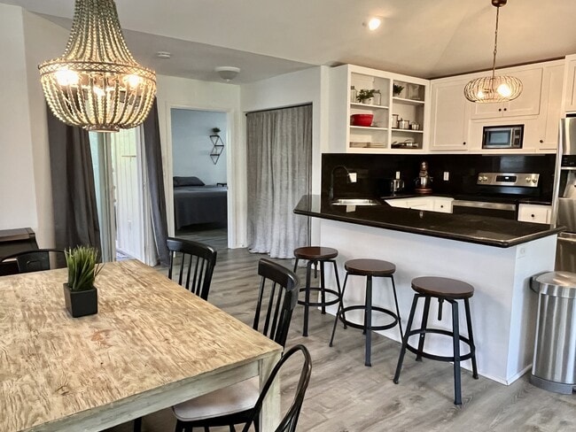 15-1525-1525 16th Ave