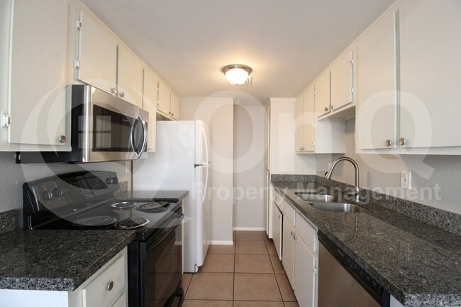 860 E Brown Rd in Mesa, AZ - Building Photo - Building Photo
