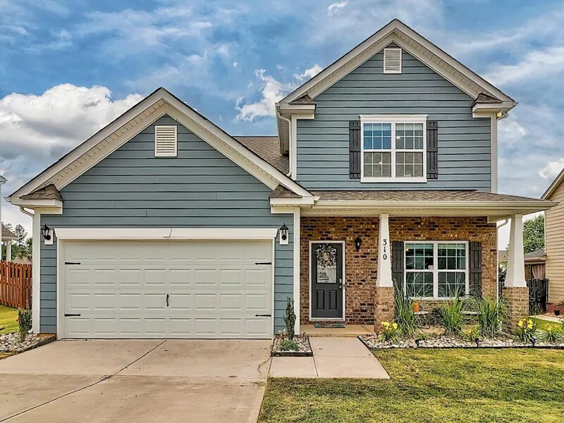 310 Tulip Way in Lexington, SC - Building Photo