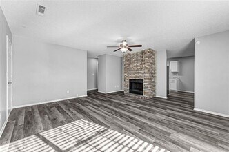 4520 W Franciscan Trail in Fayetteville, AR - Foto de edificio - Building Photo