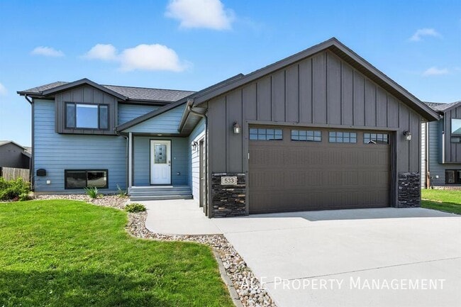 533 Mace Dr in Box Elder, SD - Building Photo - Building Photo