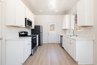 Twin Falls Harrison in Twin Falls, ID - Building Photo - Building Photo