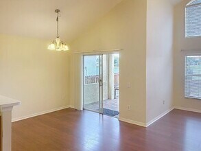 12509 Lake Vista Dr in Gibsonton, FL - Building Photo - Building Photo