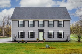 105 Town Hill Rd in Warren, CT - Building Photo - Building Photo