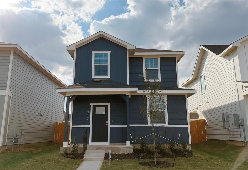 317 Santo Domingo Rd in Bastrop, TX - Building Photo