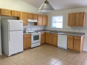 35 Brunswick Ln in Palm Coast, FL - Building Photo - Building Photo