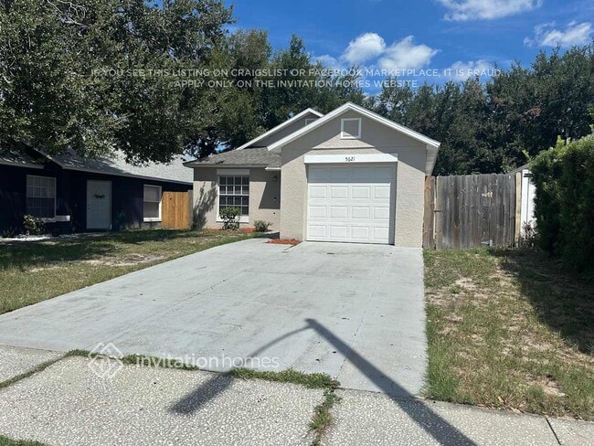 5621 Piney Ridge Dr, Unit 615 in Orlando, FL - Foto de edificio - Building Photo