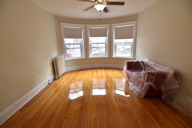 37 Claflin Rd in Brookline, MA - Building Photo - Building Photo