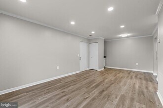 18302 Streamside Dr in Gaithersburg, MD - Building Photo - Building Photo