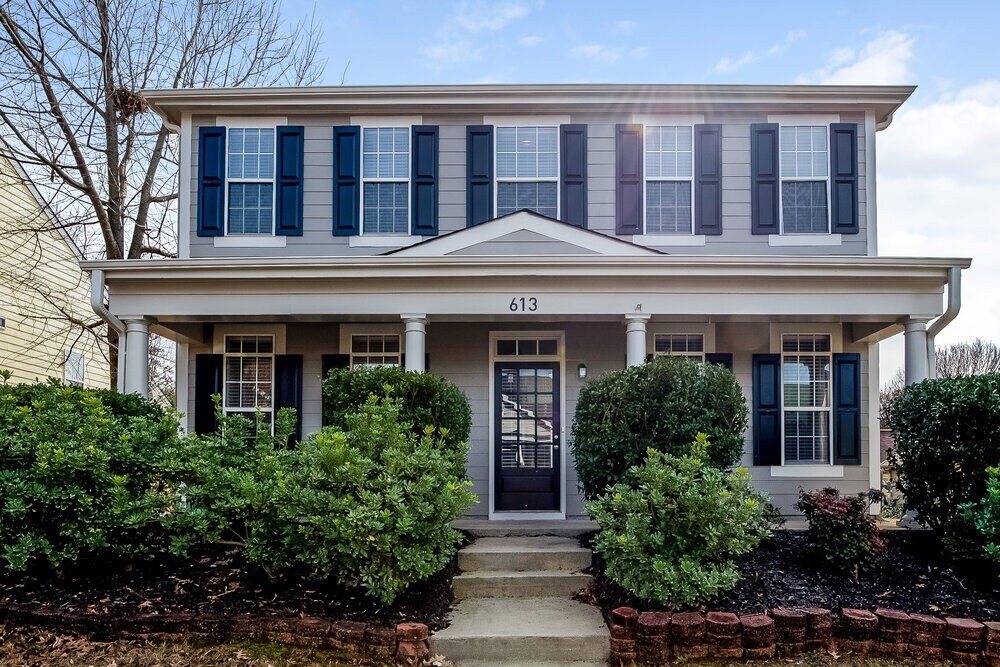 613 Brookwater Dr in Stockbridge, GA - Foto de edificio