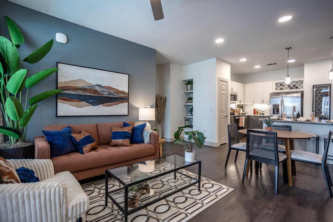 The Quinn on Thirty in Garland, TX - Building Photo