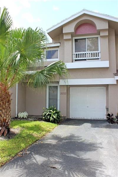 2032 Discovery Cir W in Deerfield Beach, FL - Building Photo