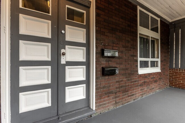 1013 Ross Ave, Unit 1 in Pittsburgh, PA - Building Photo - Building Photo