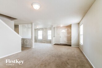 12663 Republic Dr in Fishers, IN - Foto de edificio - Building Photo