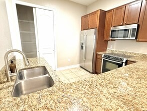 The Palms Condominiums in Gainesville, FL - Foto de edificio - Building Photo