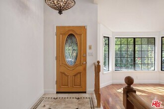 13031 Magnolia Blvd in Los Angeles, CA - Building Photo - Building Photo