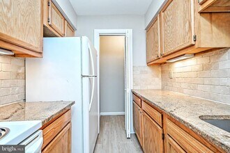 5907 Noblestown Rd in West Springfield, VA - Building Photo - Building Photo