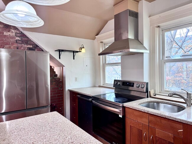 26 Alpha Rd, Unit 26 Alpha Rd, Dorchester Center in Boston, MA - Building Photo - Building Photo
