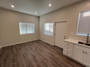 445 Elm Ave, Unit A in Seaside, CA - Building Photo - Building Photo