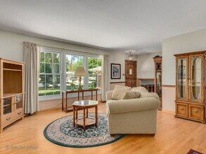 7827 Rohrer Dr in Downers Grove, IL - Building Photo - Building Photo
