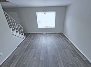 The Groves Apartments and Townhomes in Florissant, MO - Foto de edificio - Building Photo