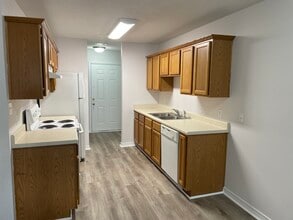 5476 Quail Creek Cir in Biloxi, MS - Building Photo - Building Photo