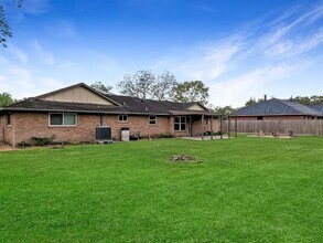 114 Estate Dr in Friendswood, TX - Building Photo - Building Photo